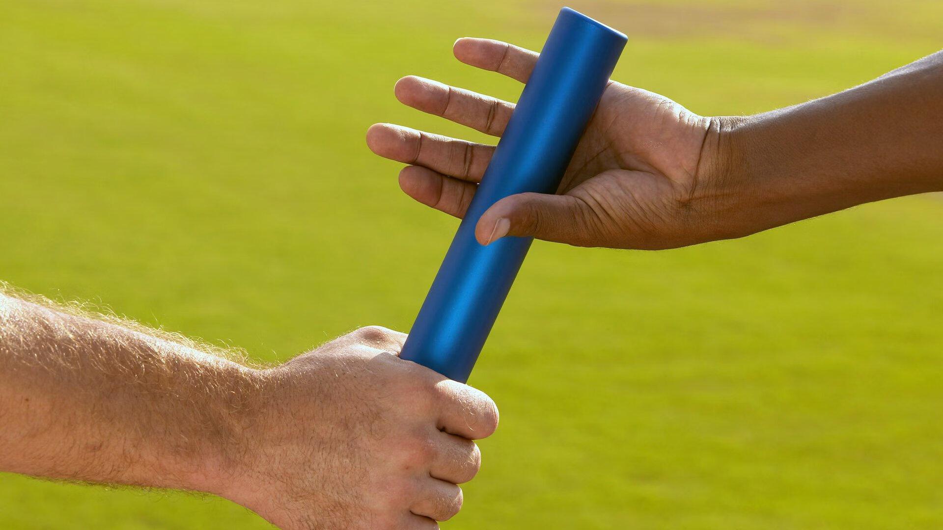 篮球战术新纪元，当中锋成为三分线外的致命武器